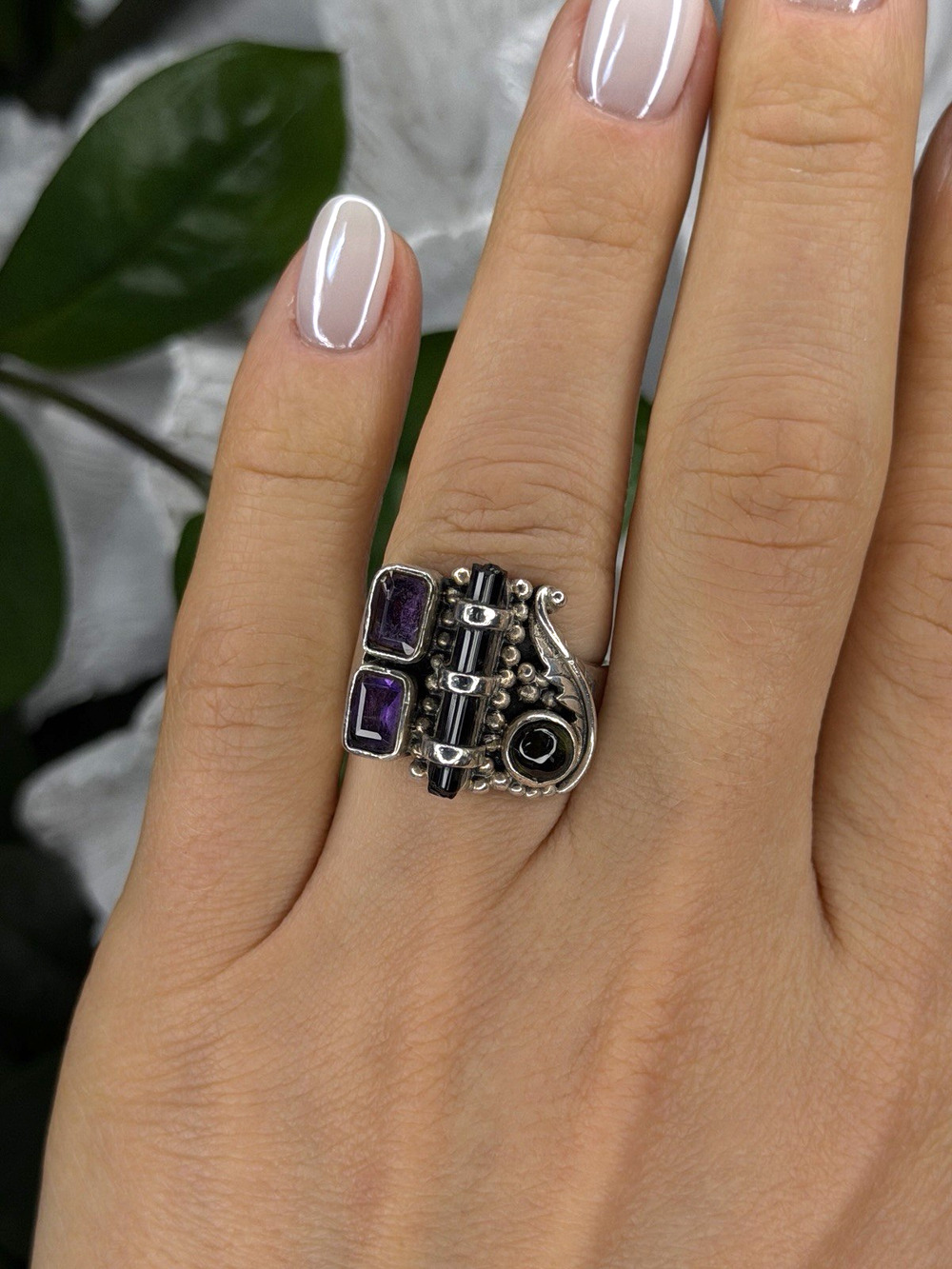 Unique Design Vintage 925 Sterling Silver Amethyst, Onyx & Peridot Ring Size 7